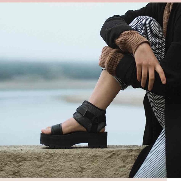 Teva Indio Jewel Black Platform Sandals - Picture 7 of 9